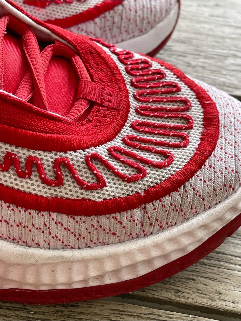 Nike Cosmic Unity 3 TB Red and White Athletic Sneakers Youth Size 6 (38.5)